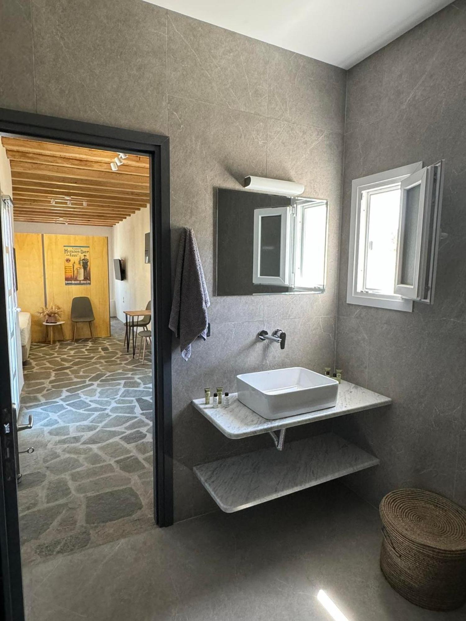 Oxalis Mykonos Apartments Plintri Екстериор снимка